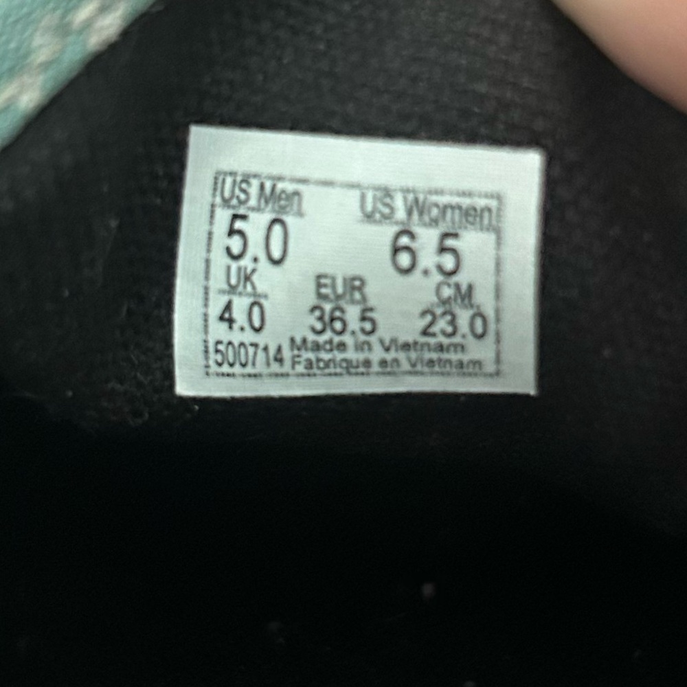 patterned-patched vans - Picture 5 of 5
